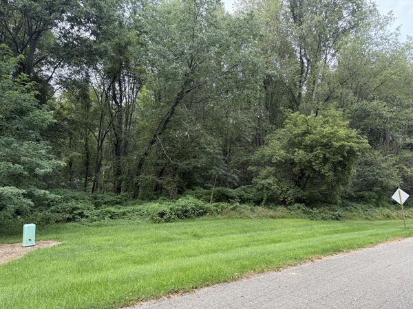 2 Campbell Lake Drive, Parma, MI 49269
