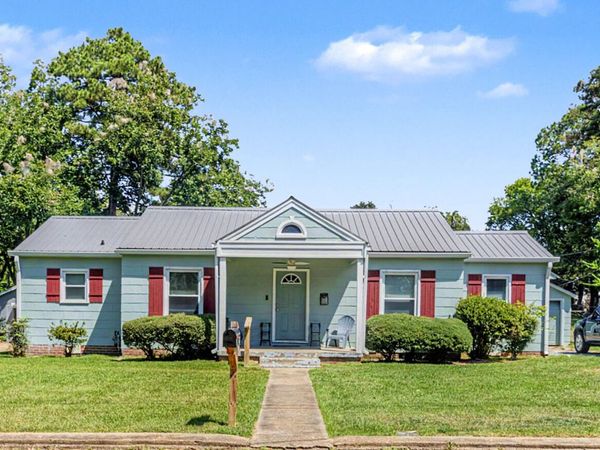 743 E Westbrook Street, West Point, MS 39773