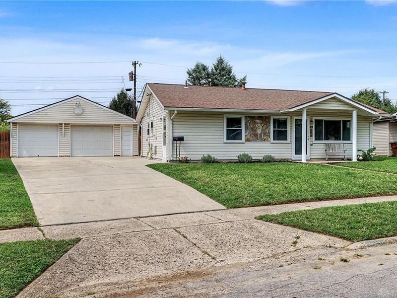 206 Ridgebury Drive, Xenia, OH 45385 Photo 1