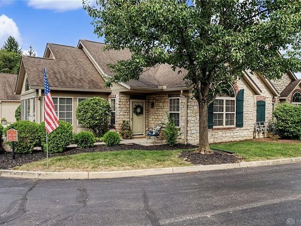 2061 Wentworth Village Drive, Bellbrook, OH 45305