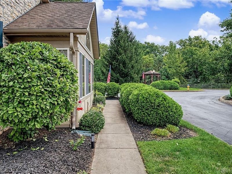 2061 Wentworth Village Drive, Bellbrook, OH 45305 Photo 8