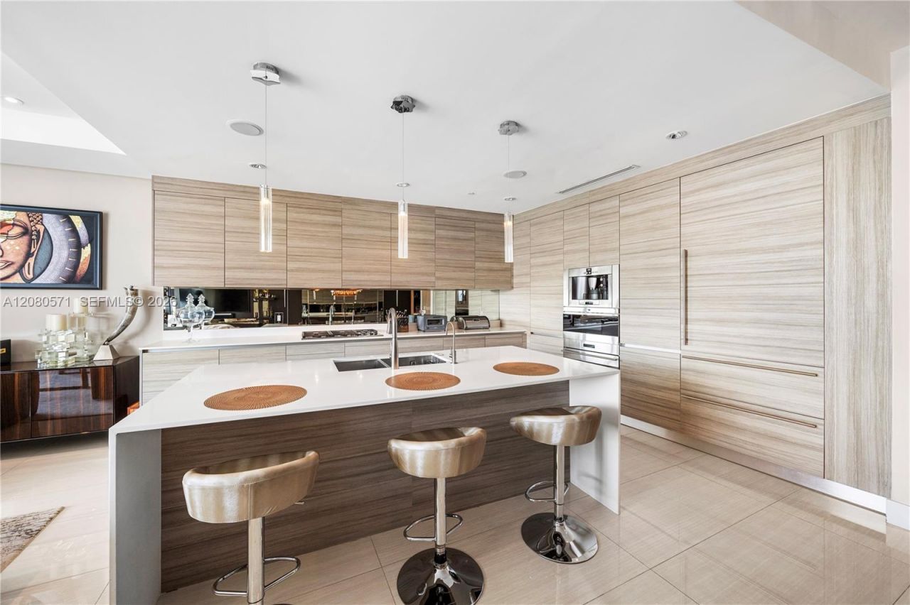 3300 NE 188th St, Unit 312, Aventura, FL 33180 Photo