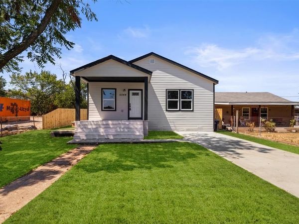 5044 Townsend Drive, Fort Worth, TX 76115