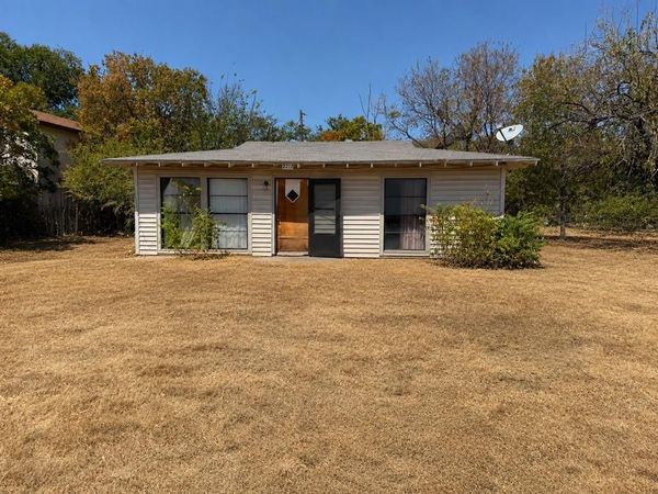 2217 Nina Marie Street, Sansom Park, TX 76114
