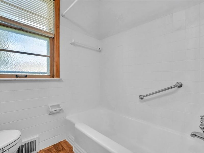 20301 Trebec Avenue, Euclid, OH 44119 Photo 16