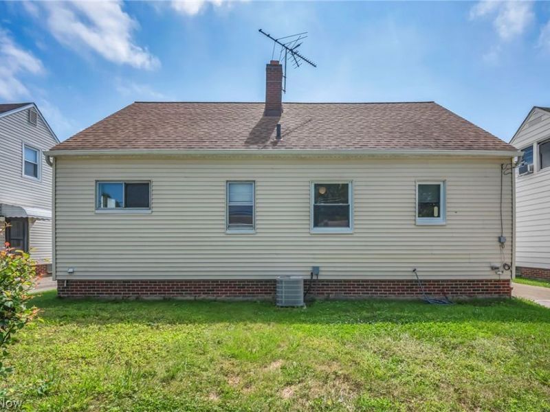 20301 Trebec Avenue, Euclid, OH 44119 Photo 27