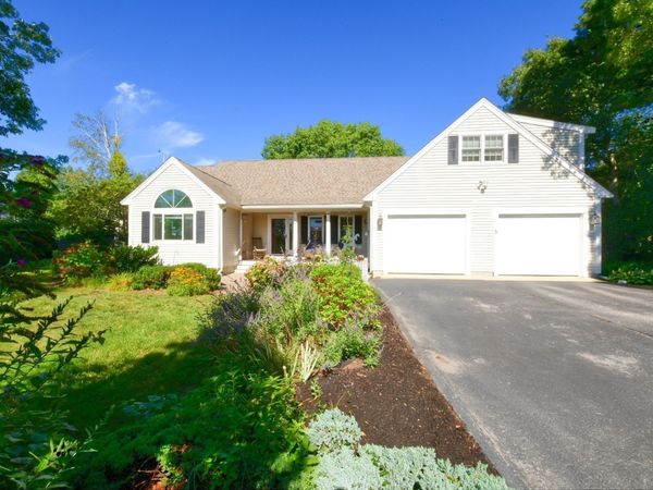 5 Luigi Ave, Bourne, MA 02562