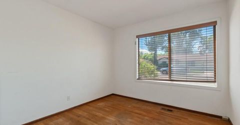 550 J Street, Sparks, NV 89431 Photo