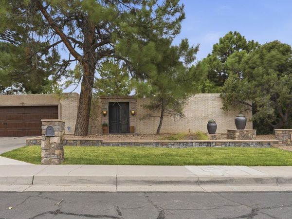 7504 La Madera Road NE, Albuquerque, NM 87109