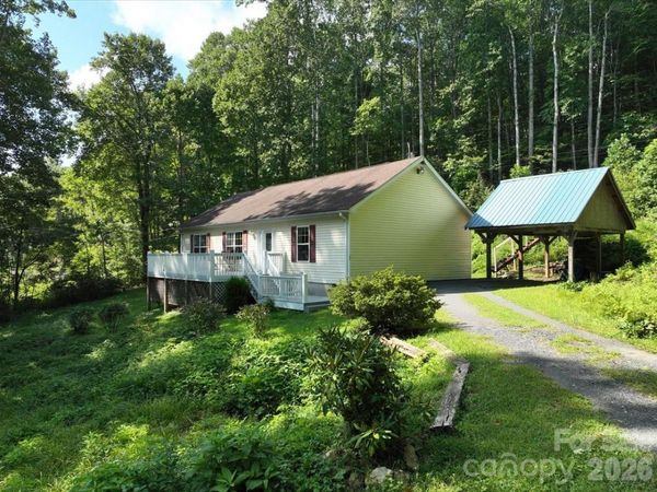 195 Banjo Branch Road , Burnsville, NC 28714