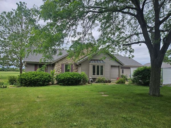 3726 S Britton Rd, Dover, WI 53182
