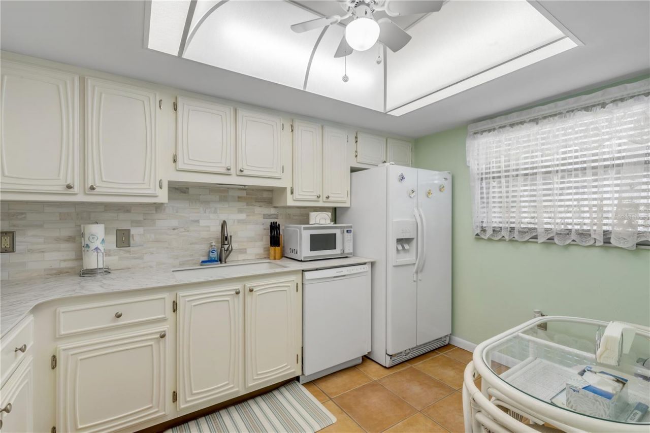 325 N Causeway, Unit D304, New Smyrna Beach, FL 32169 Photo