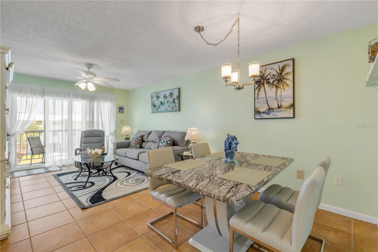 325 N Causeway, Unit D304, New Smyrna Beach, FL 32169 Photo