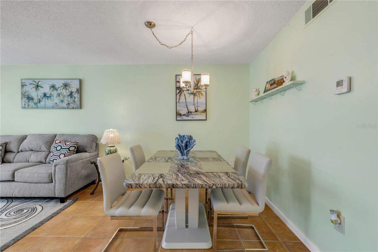 325 N Causeway, Unit D304, New Smyrna Beach, FL 32169 Photo