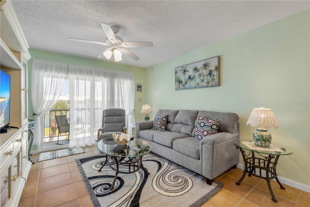 325 N Causeway, Unit D304, New Smyrna Beach, FL 32169 Photo