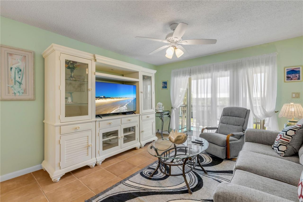 325 N Causeway, Unit D304, New Smyrna Beach, FL 32169 Photo
