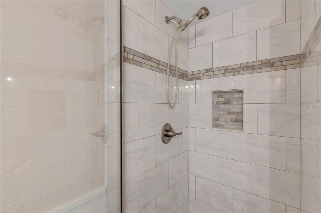 325 N Causeway, Unit D304, New Smyrna Beach, FL 32169 Photo