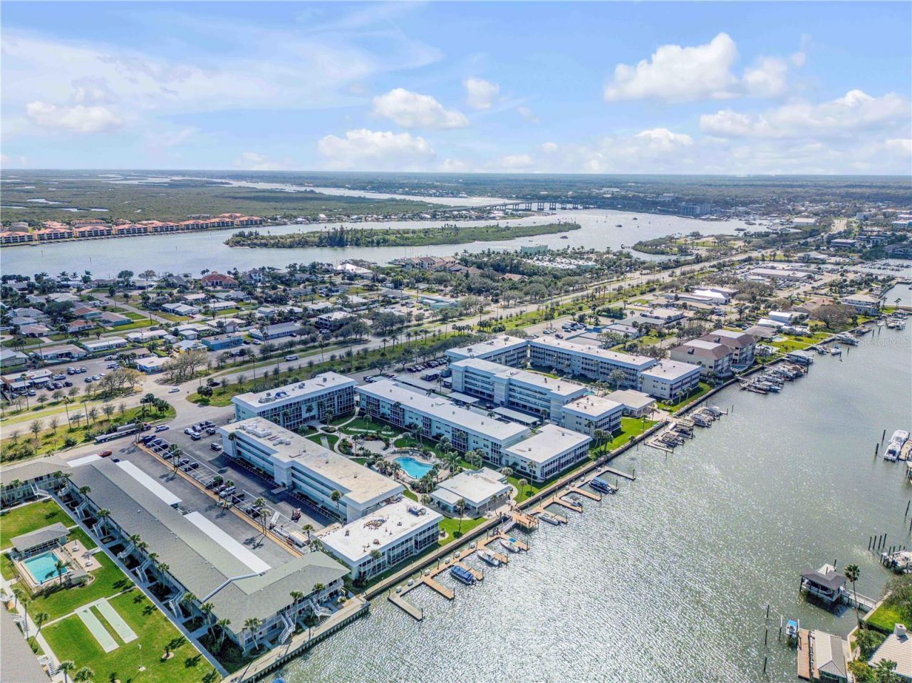 325 N Causeway, Unit D304, New Smyrna Beach, FL 32169 Photo