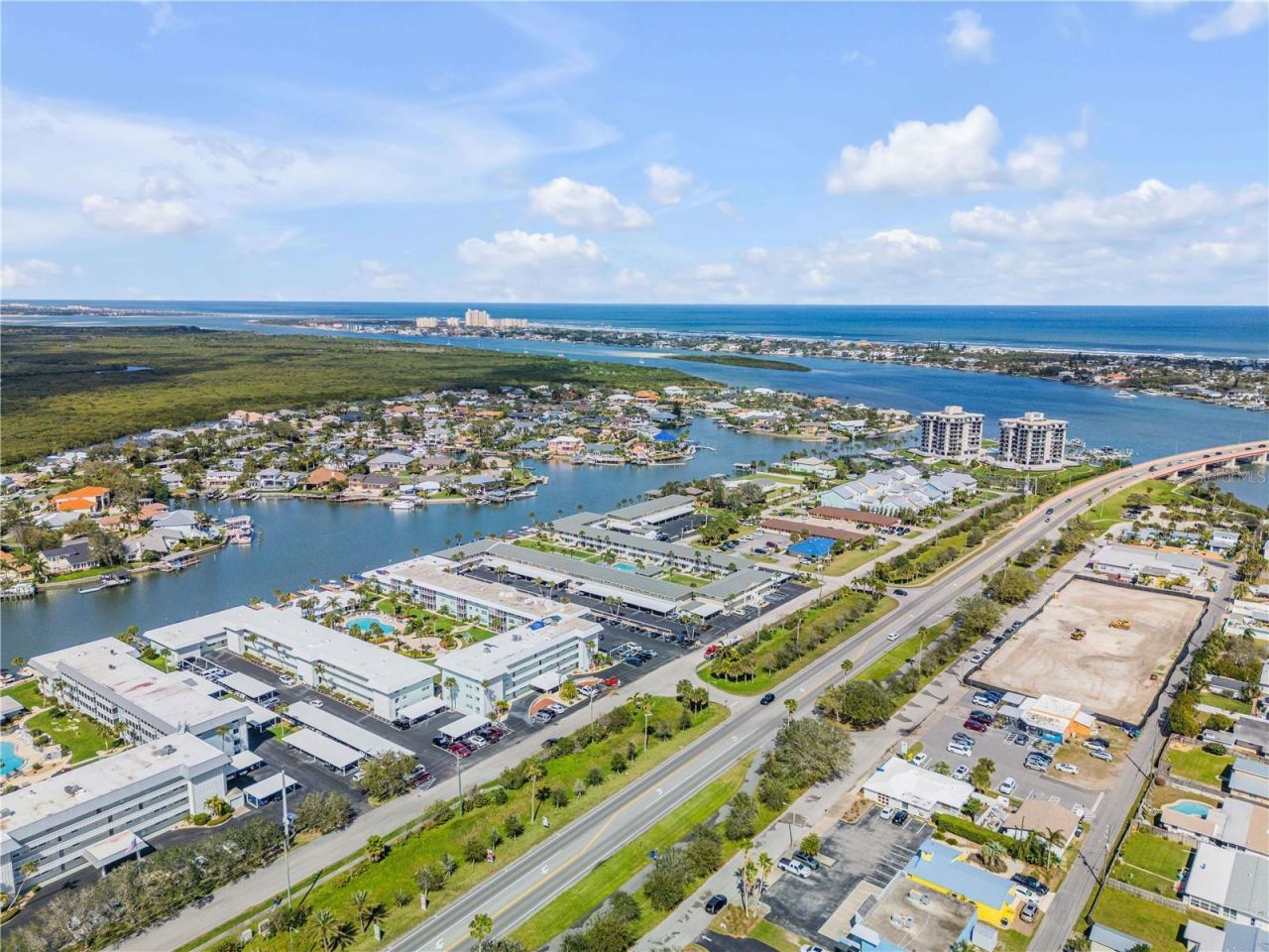 325 N Causeway, Unit D304, New Smyrna Beach, FL 32169 Photo
