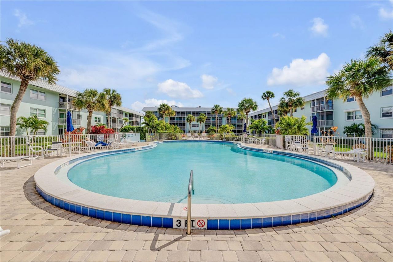 325 N Causeway, Unit D304, New Smyrna Beach, FL 32169 Photo