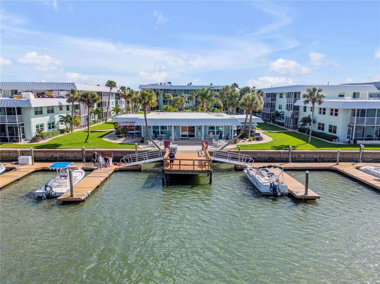 325 N Causeway, Unit D304, New Smyrna Beach, FL 32169 Photo