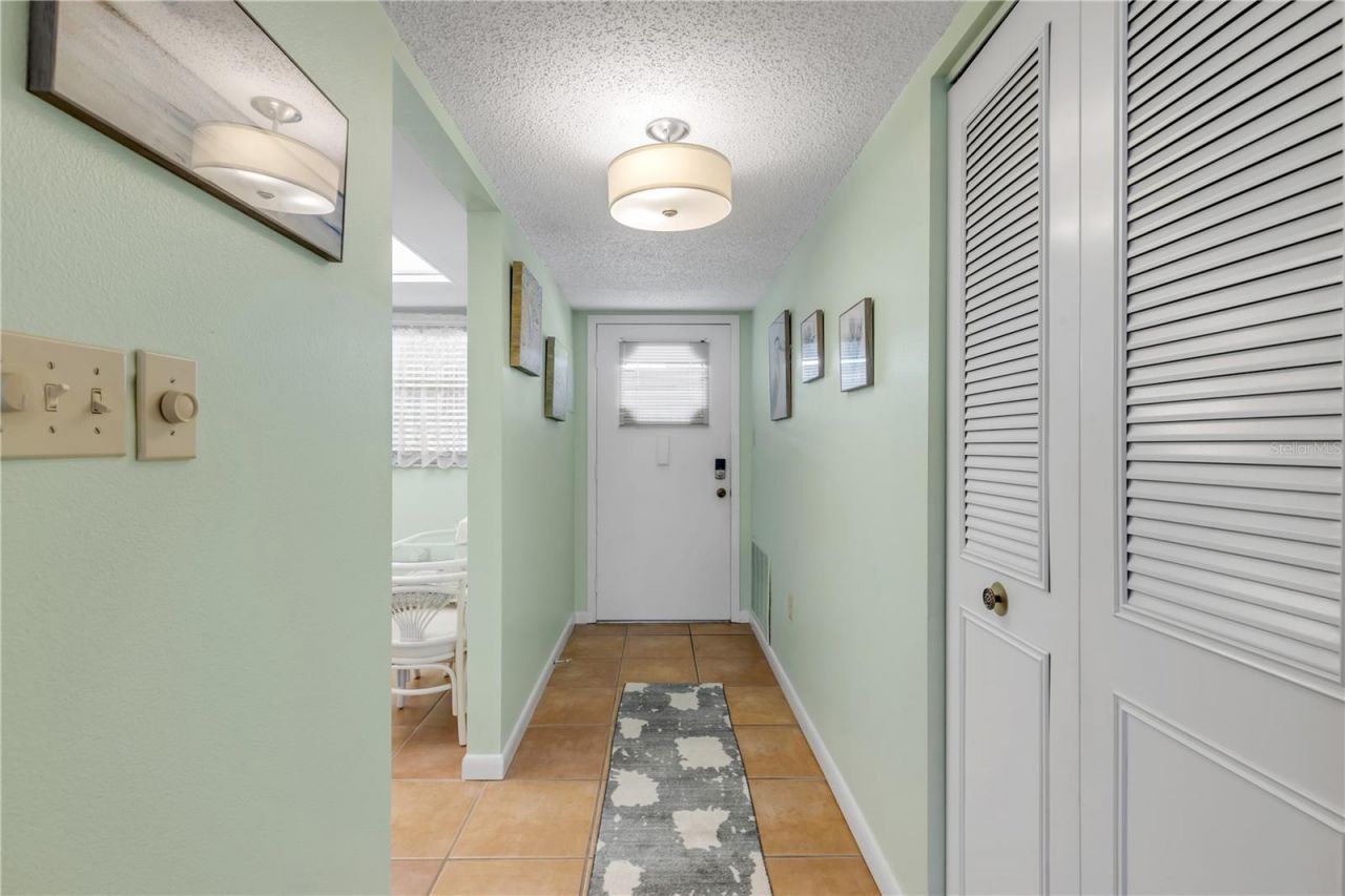 325 N Causeway, Unit D304, New Smyrna Beach, FL 32169 Photo