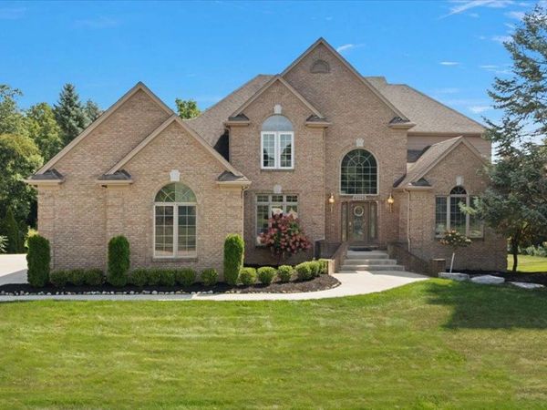 63142 Turnberry Way, Washington Township, Mi 48095