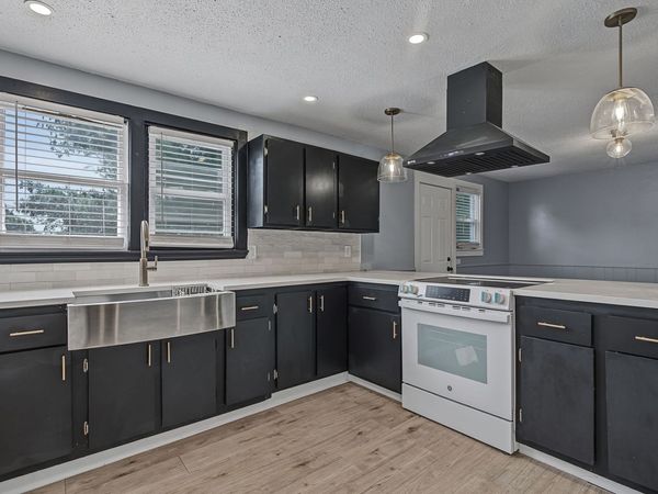 39 Hope St, Unit 3, Attleboro, MA 02702