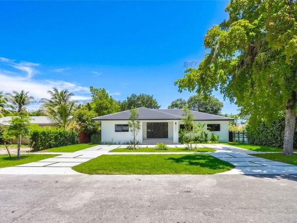 6853 S Waterway Dr , Miami, FL 33155