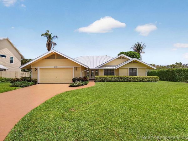 10420 SE Jupiter Narrows Drive , Hobe Sound, FL 33455