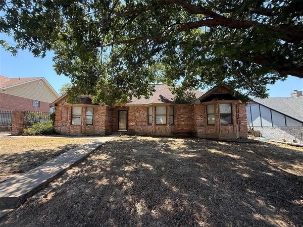 6313 Over Lake Drive, Fort Worth, TX 76135