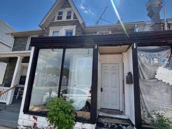 712 E LINCOLN HIGHWAY , COATESVILLE, PA 19320