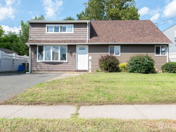 82 Markowitz Street, Carteret, NJ 07008