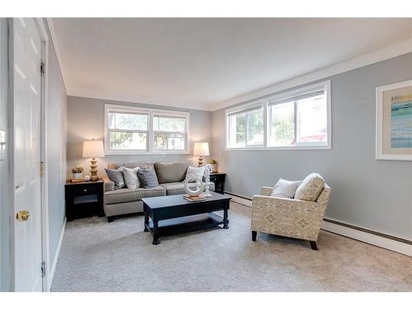 914 Burr Street , Saint Paul, MN 55130