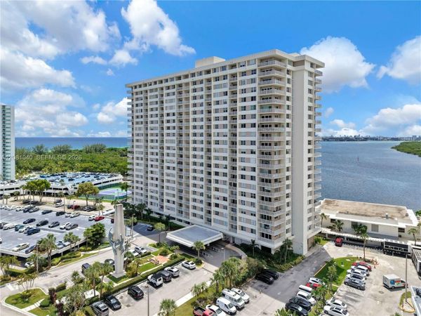 300 Bayview Dr , Unit 211, Sunny Isles Beach, FL 33160
