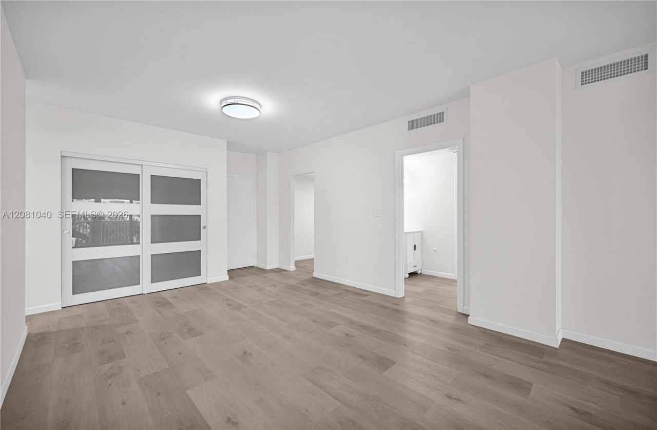 300 Bayview Dr , Unit 211, Sunny Isles Beach, FL 33160 Photo