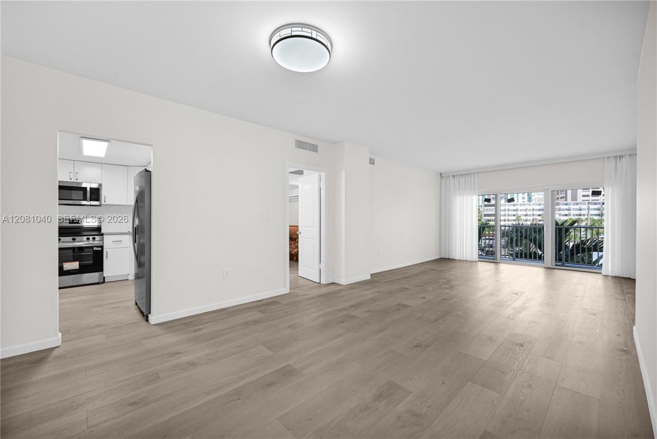 300 Bayview Dr , Unit 211, Sunny Isles Beach, FL 33160 Photo