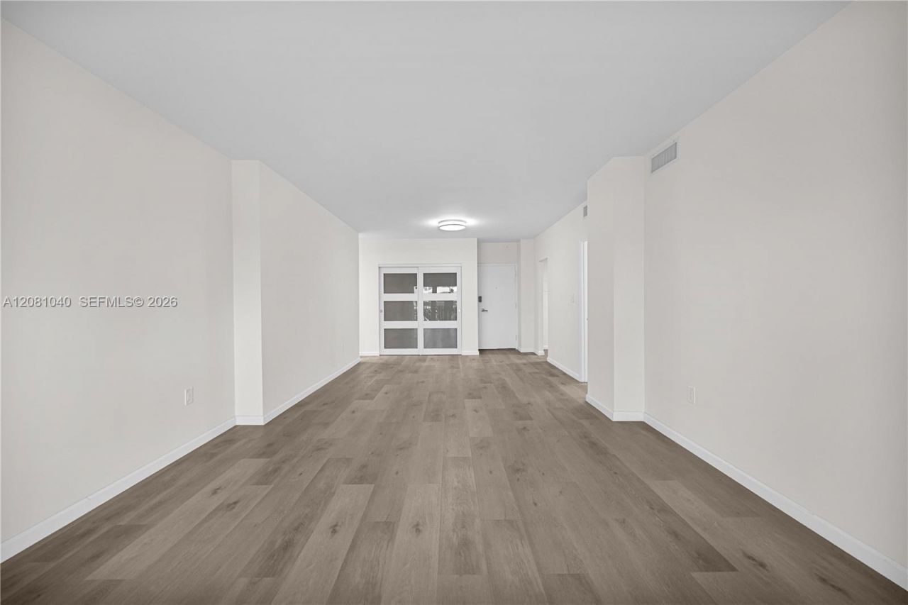 300 Bayview Dr , Unit 211, Sunny Isles Beach, FL 33160 Photo