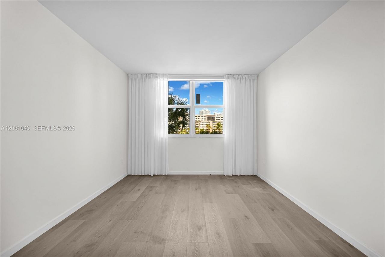 300 Bayview Dr , Unit 211, Sunny Isles Beach, FL 33160 Photo