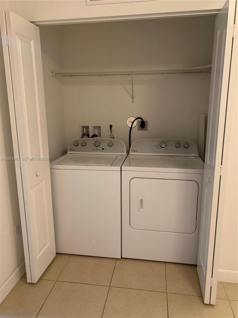 429 NE 194th Ter , Unit 429, Miami, FL 33179 Photo