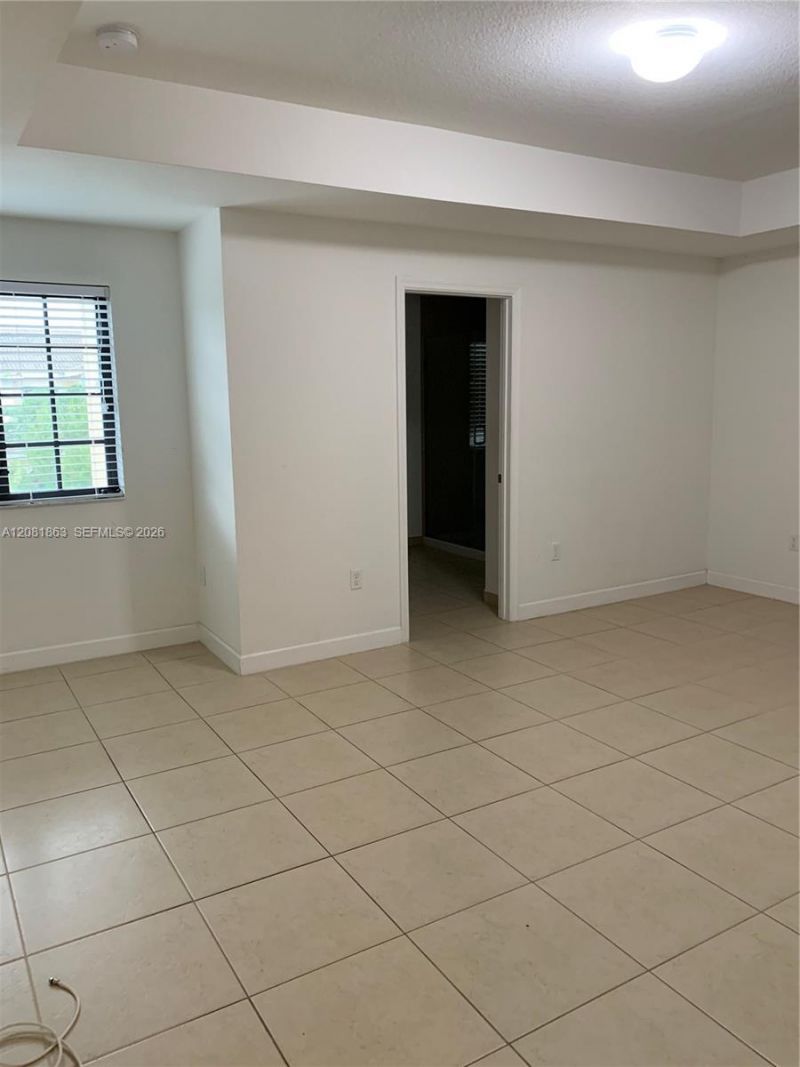 429 NE 194th Ter , Unit 429, Miami, FL 33179 Photo