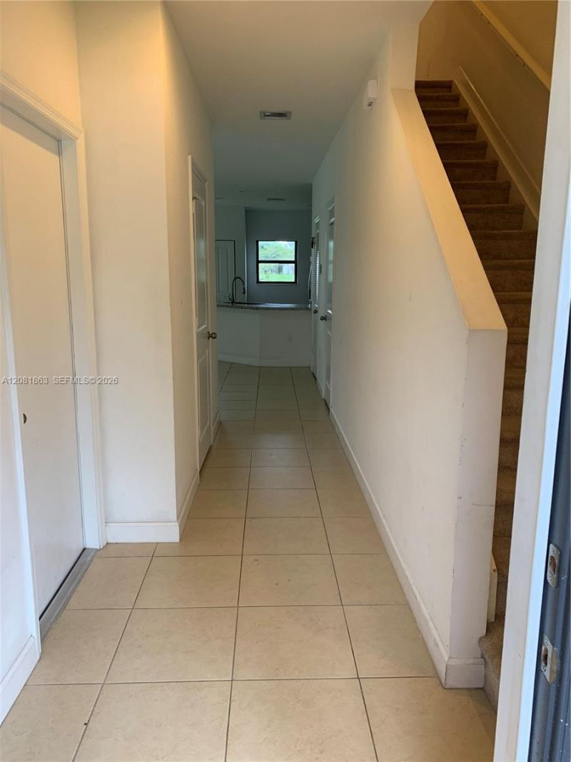 429 NE 194th Ter , Unit 429, Miami, FL 33179 Photo