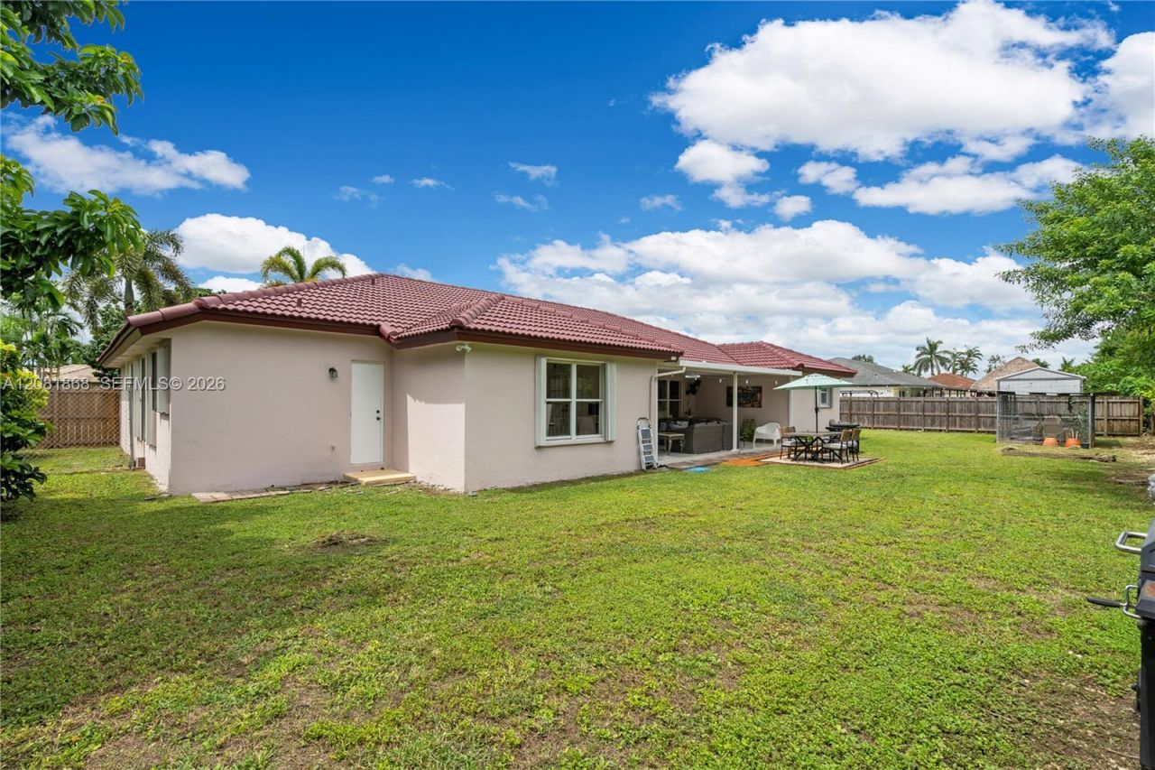28565 SW 158th Ct, Unit 1, Homestead, FL 33033 Photo