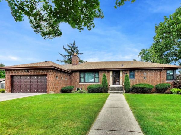 6247 N Leona Avenue, Chicago, IL 60646