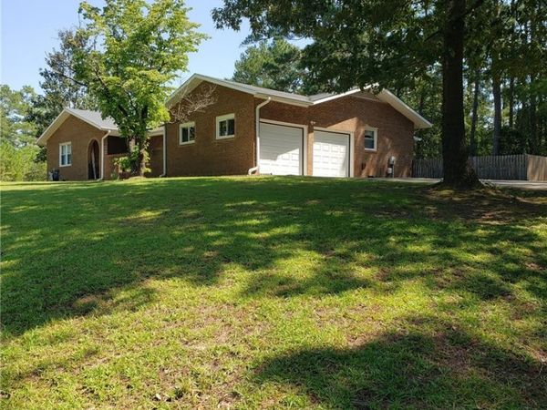 214 Highview Drive, Fayetteville, NC 28306