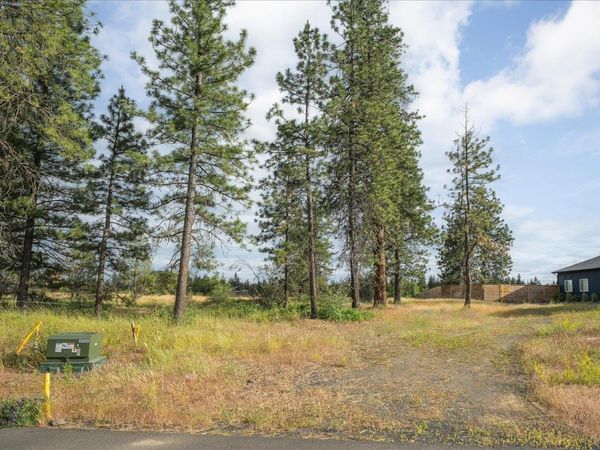 3819 W Cliffside Ln, Spokane, WA 99224
