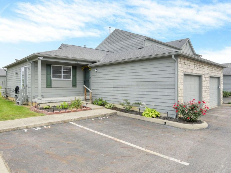 730 Parkbluff Way, Lewis Center, OH 43035 Photo 1