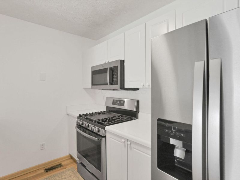 730 Parkbluff Way, Lewis Center, OH 43035 Photo 10