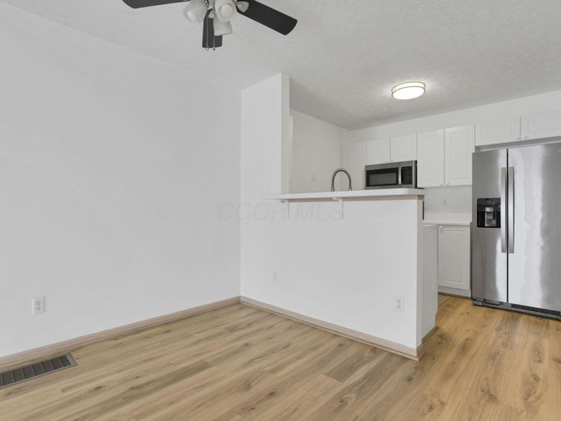 730 Parkbluff Way, Lewis Center, OH 43035 Photo 9