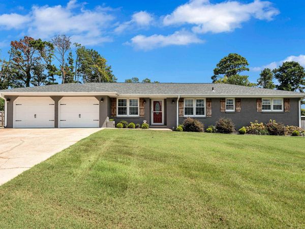 104 Mary Lee Dr, Florence, AL 35634